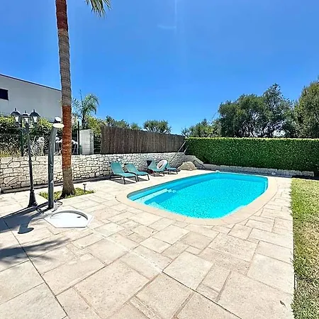 Magnifique Studio, Piscine, Parking